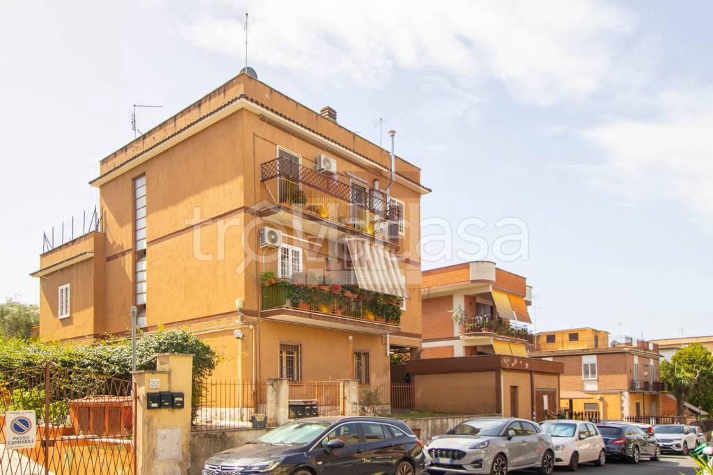 appartamento in vendita a Roma in zona San Basilio