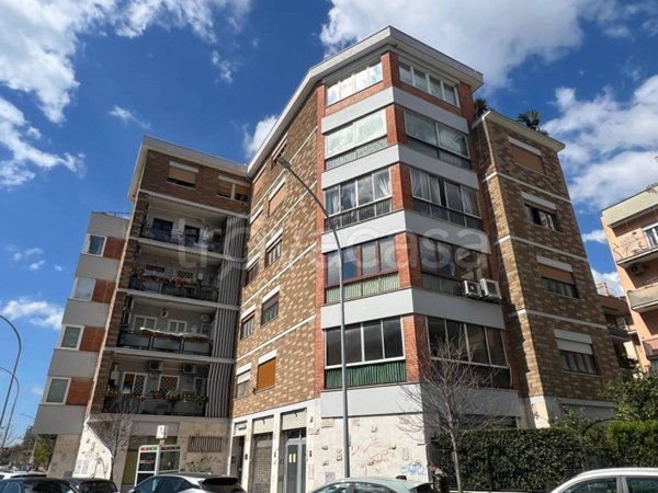 appartamento in vendita a Roma in zona Ardeatino