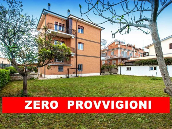 appartamento in vendita a Roma in zona Selva Candida