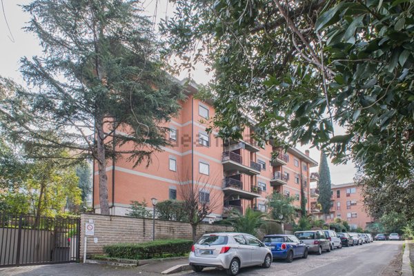 ufficio in vendita a Roma in zona Giuliano Dalmata