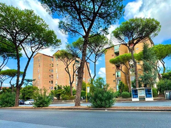 appartamento in vendita a Roma in zona Torre Spaccata