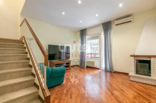 casa indipendente in vendita a Roma in zona Casal Palocco