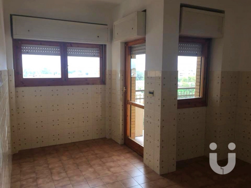 appartamento in vendita a Roma in zona Tor de' Cenci