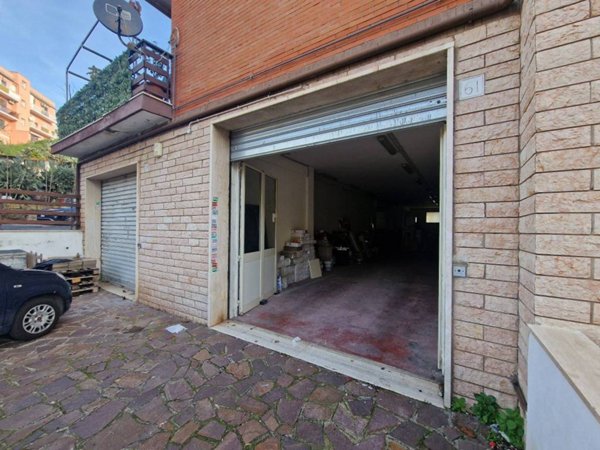 negozio in vendita a Roma in zona Aurelio
