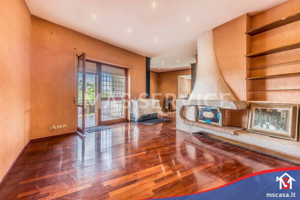 appartamento in vendita a Roma in zona Mostacciano