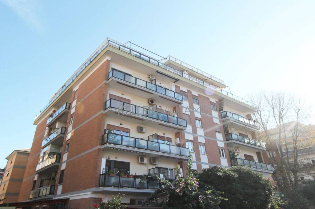 appartamento in vendita a Roma in zona Ostia