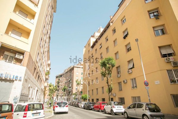 appartamento in vendita a Roma in zona Tuscolano