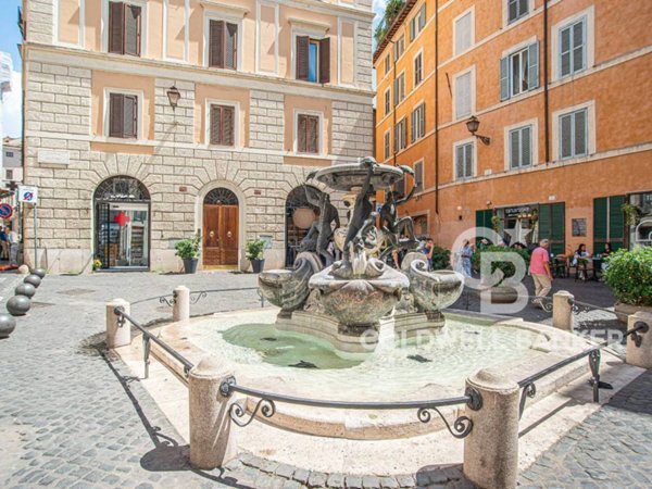 negozio in vendita a Roma in zona Pigna - Sant'Angelo