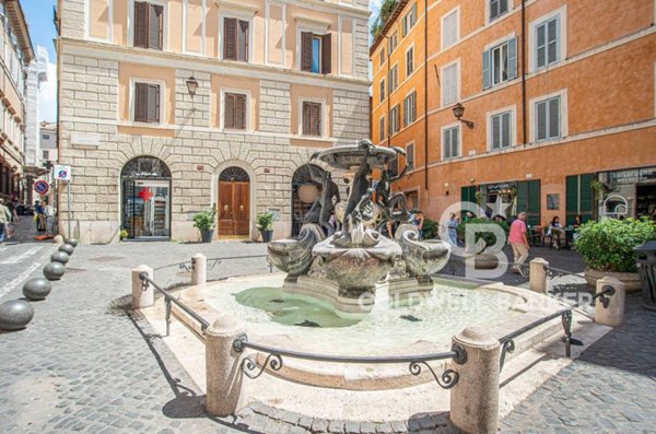 trivano in vendita a Roma in zona Pigna - Sant'Angelo