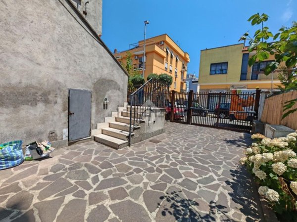 appartamento in vendita a Roma in zona Torre Maura