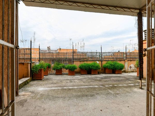 appartamento in vendita a Roma in zona Ponte Mammolo