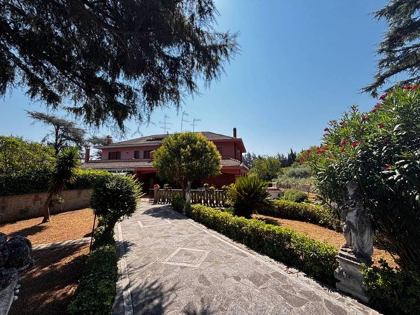 casa indipendente in vendita a Roma in zona Olgiata