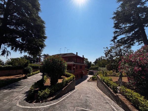 casa indipendente in vendita a Roma in zona Olgiata
