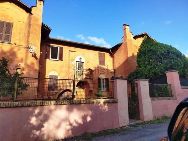 appartamento in vendita a Roma in zona Ostiense
