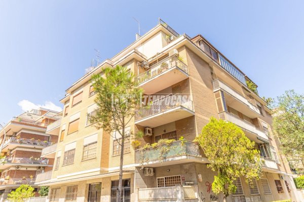 appartamento in vendita a Roma in zona Appio Claudio