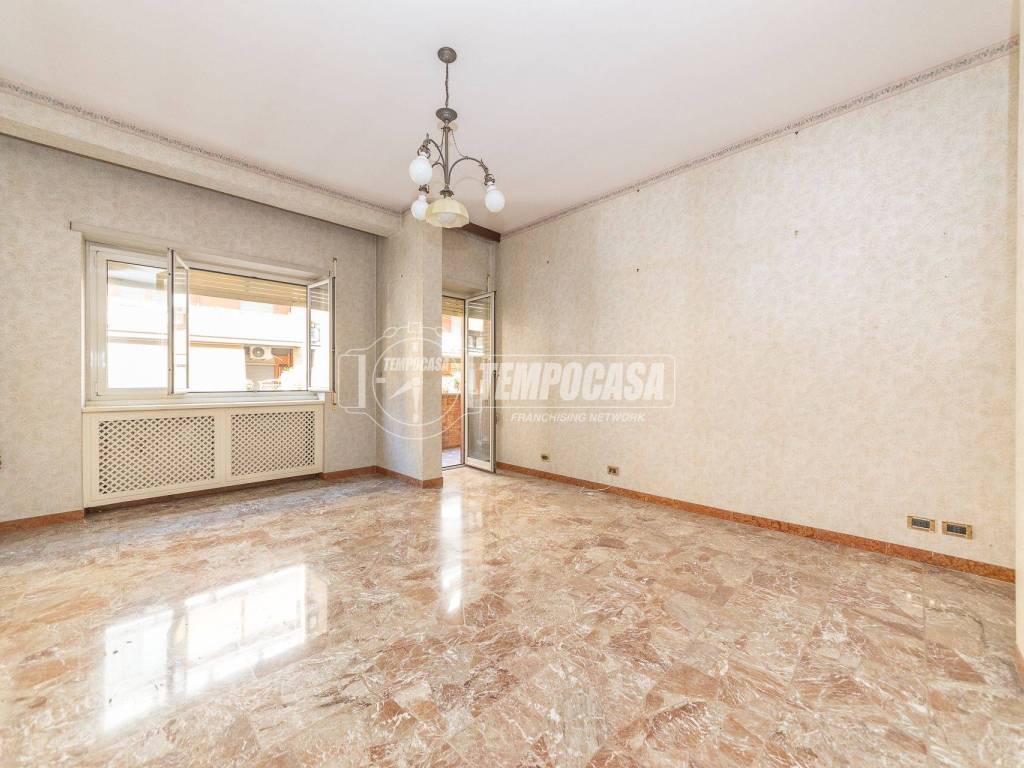 appartamento in vendita a Roma in zona Tuscolano