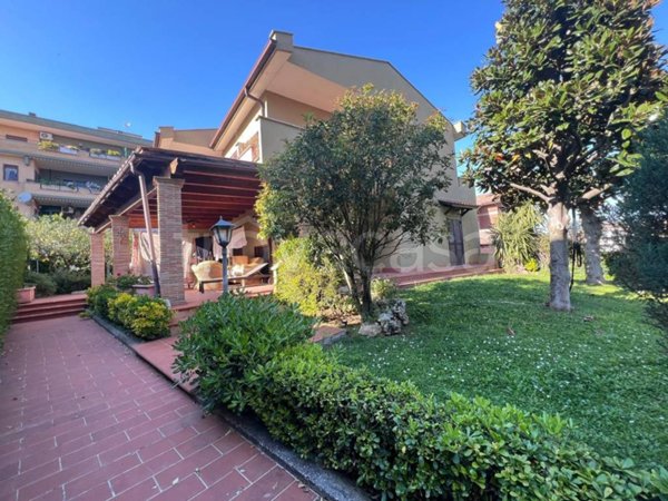 casa indipendente in vendita a Roma in zona Casalotti