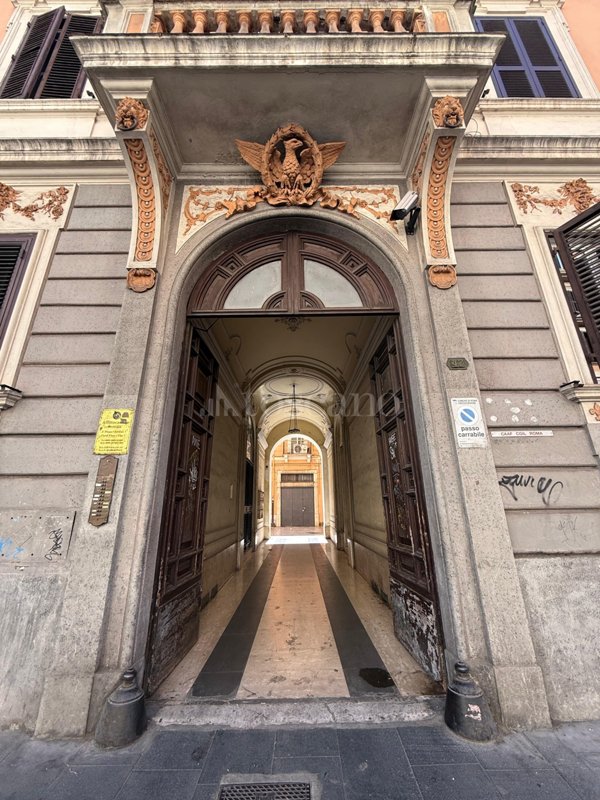 appartamento in vendita a Roma in zona Castro Pretorio