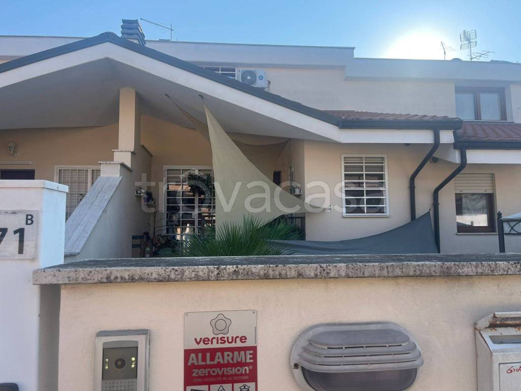 casa indipendente in vendita a Roma in zona Acilia