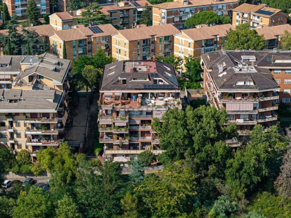 appartamento in vendita a Roma in zona Giuliano Dalmata