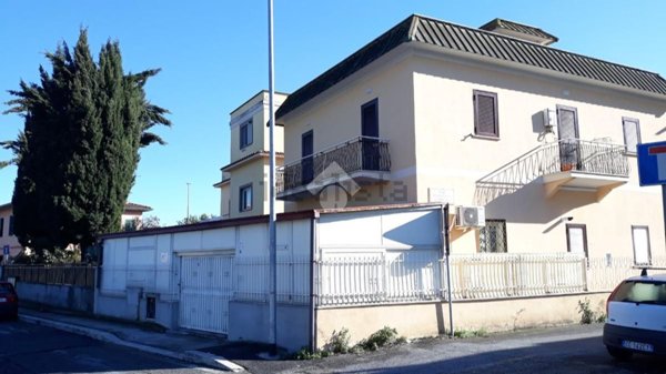 appartamento in vendita a Roma in zona Tor Vergata/Torrenova