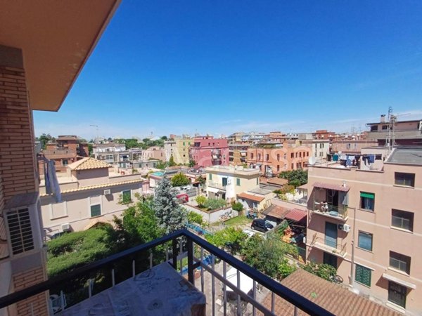appartamento in vendita a Roma in zona Prenestino-Centocelle