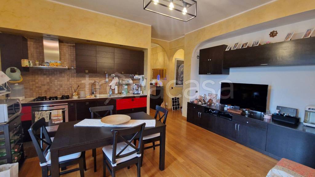 appartamento in vendita a Roma in zona Torre Maura