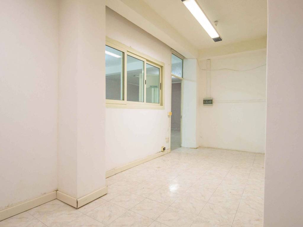 locale commerciale in vendita a Roma in zona Prenestino-Labicano