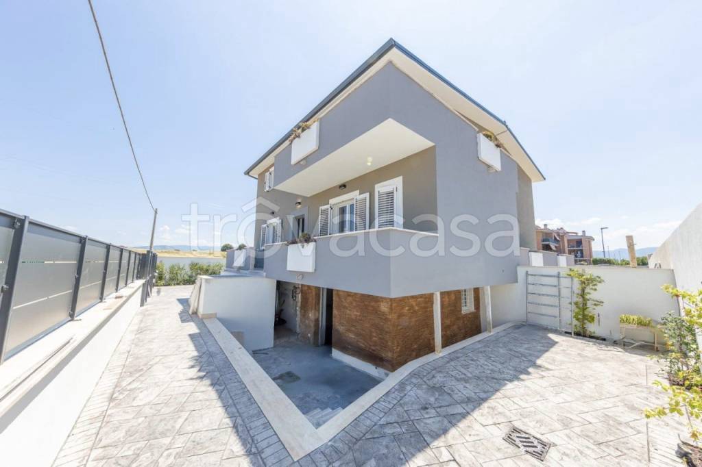 casa indipendente in vendita a Roma in zona Castelverde