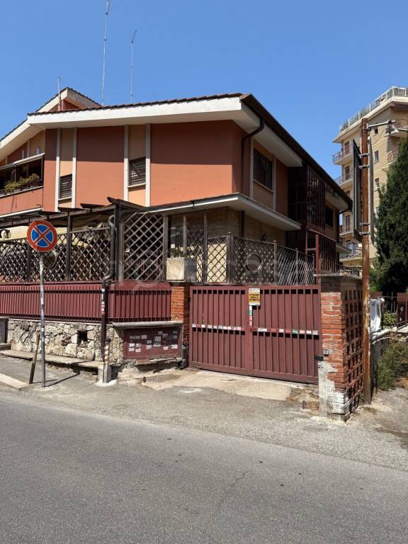 appartamento in vendita a Roma in zona Corviale