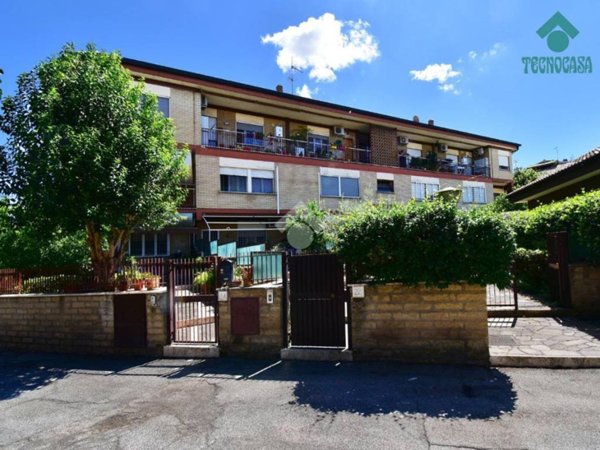 appartamento in vendita a Roma in zona Appio Claudio