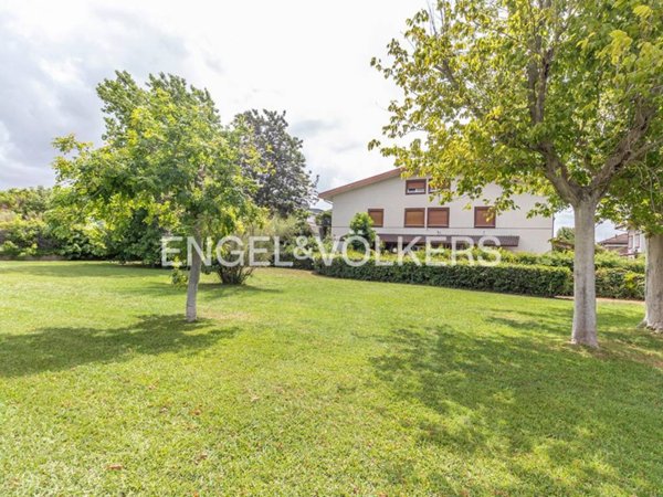 casa indipendente in vendita a Roma in zona Axa
