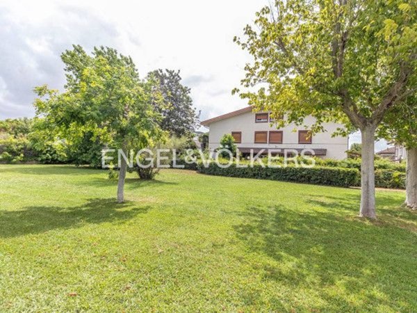casa indipendente in vendita a Roma in zona Axa