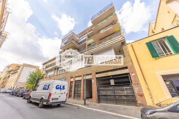 appartamento in vendita a Roma in zona Tuscolano