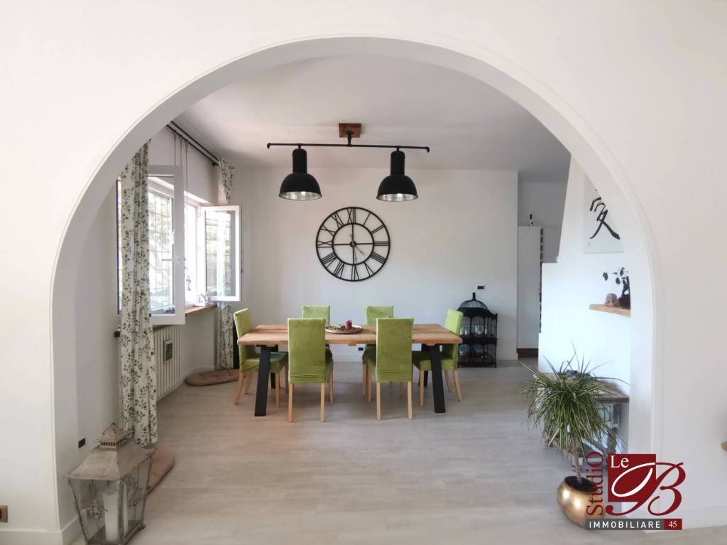casa indipendente in vendita a Roma in zona Infernetto