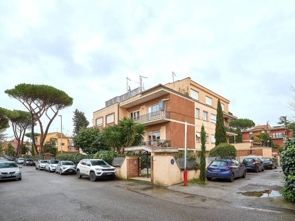 appartamento in vendita a Roma in zona Appio Claudio