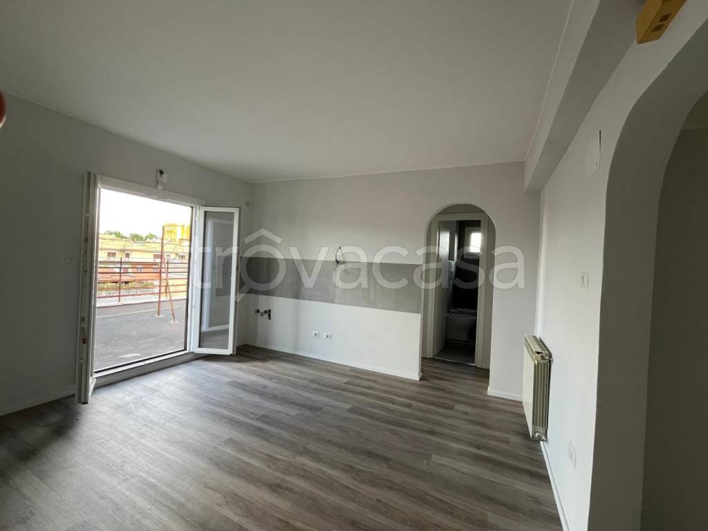 appartamento in vendita a Roma in zona Appio Latino