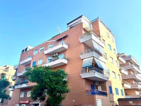 appartamento in vendita a Roma in zona Castel Fusano