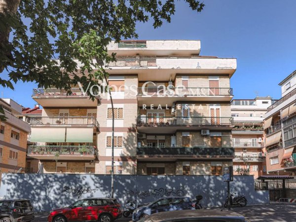 appartamento in vendita a Roma in zona Monte Sacro/Talenti