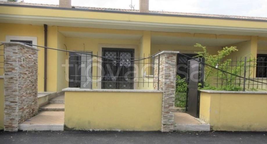casa indipendente in vendita a Roma in zona Torre Gaia