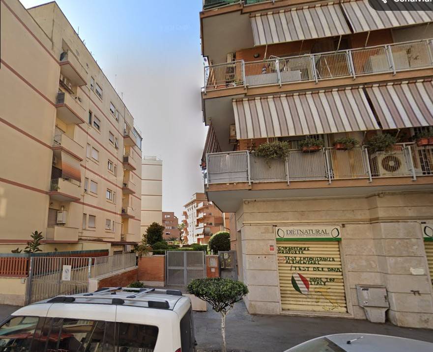 appartamento in vendita a Roma in zona Ostia