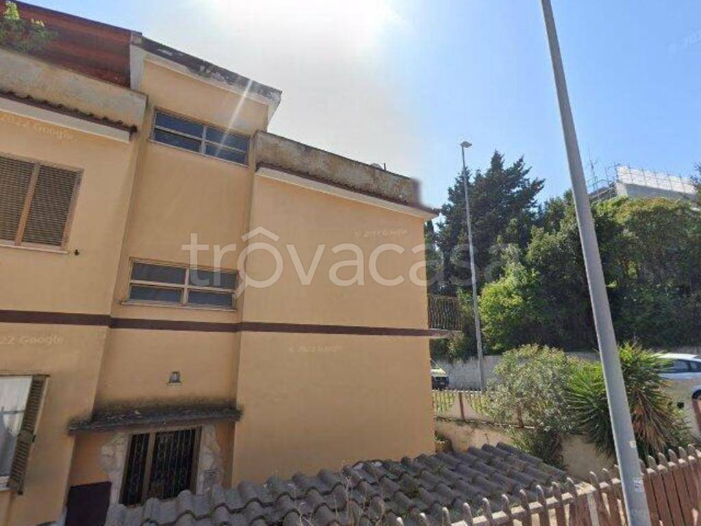 appartamento in vendita a Roma in zona Tor de' Cenci