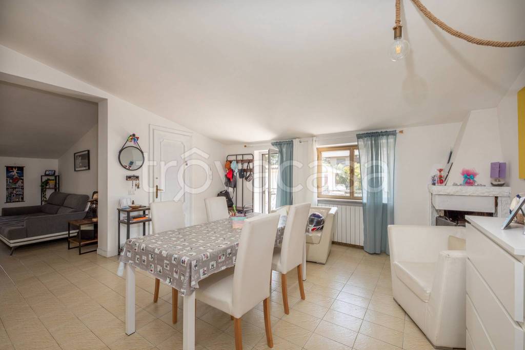 appartamento in vendita a Roma in zona Finocchio