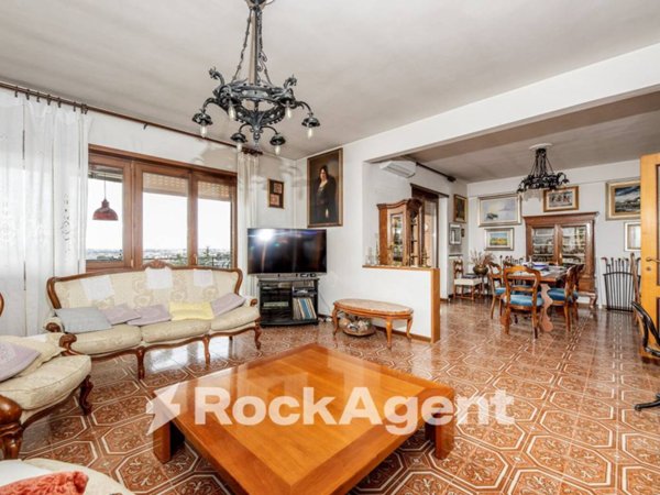 appartamento in vendita a Roma in zona Acilia