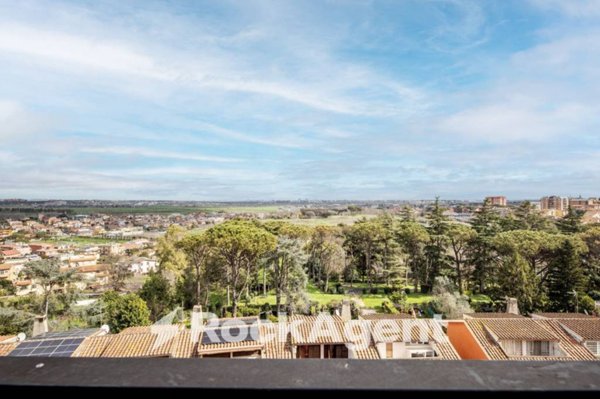 appartamento in vendita a Roma in zona Acilia