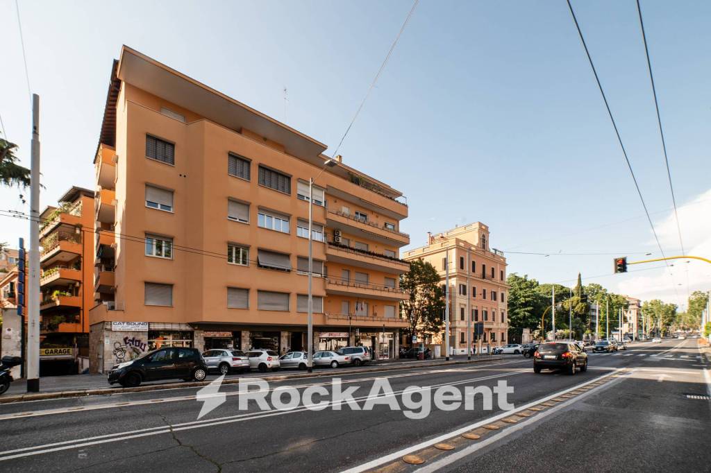 appartamento in vendita a Roma in zona Nomentano