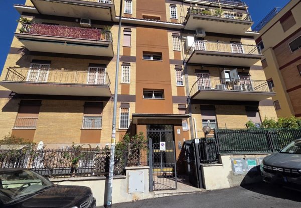 appartamento in vendita a Roma in zona Ostiense