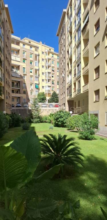 appartamento in vendita a Roma in zona Ostiense