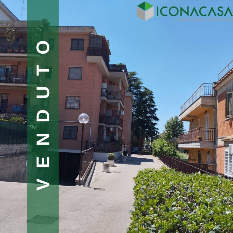appartamento in vendita a Roma in zona Casal Morena