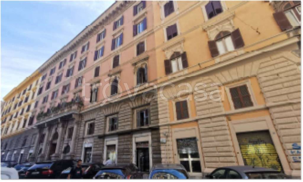 negozio in vendita a Roma in zona Esquilino
